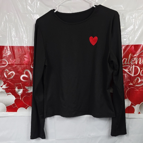 unbranded Tops - Black Long Sleeve Top with Red Heart (W517) Womens Size XL